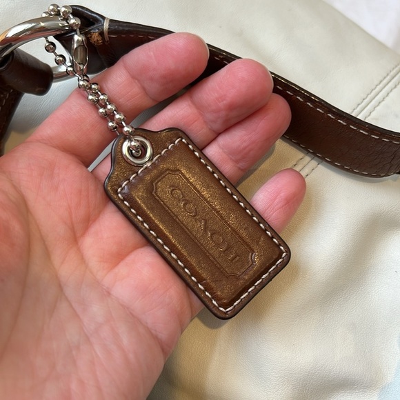 Coach Lynn Hobo Large Shoulder Bag Buckle Cream Leather Authentic Purse F15075 - Picture 11 of 16